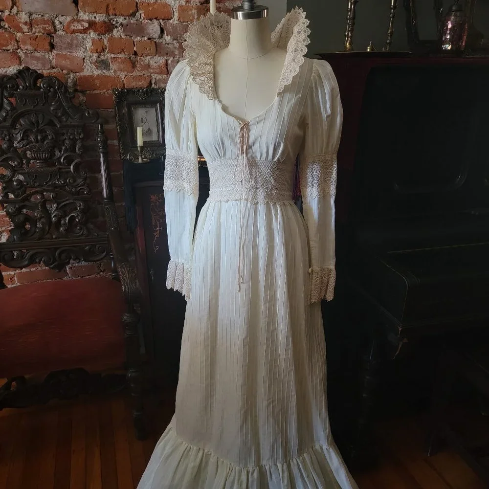 Rare Elizabethan Gunne Sax Gown - Picture 1 of 11
